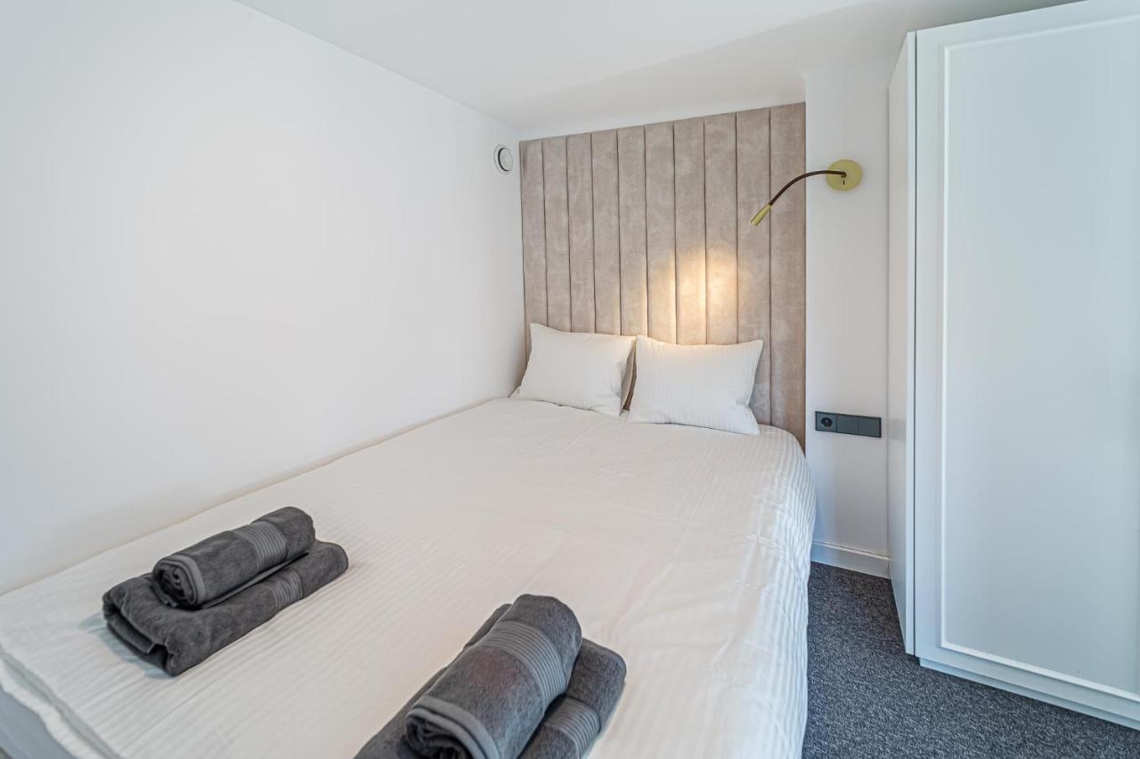 Ministerija Loft Apartment With Parking & Ac Kaunas Kültér fotó